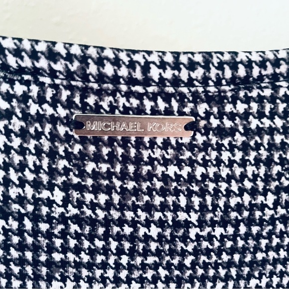 🖤 Michael Kors XS Houndstooth Midi Dress – Long Sleeve, Pleated Hem - Picture 5 of 10